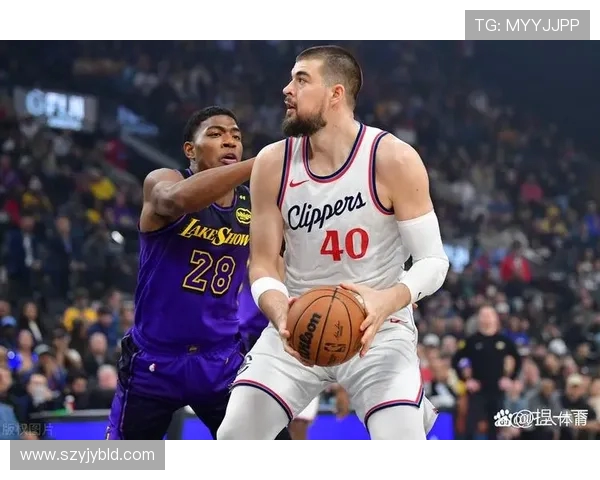 湖人对决快船第五场激战回顾与精彩瞬间分析